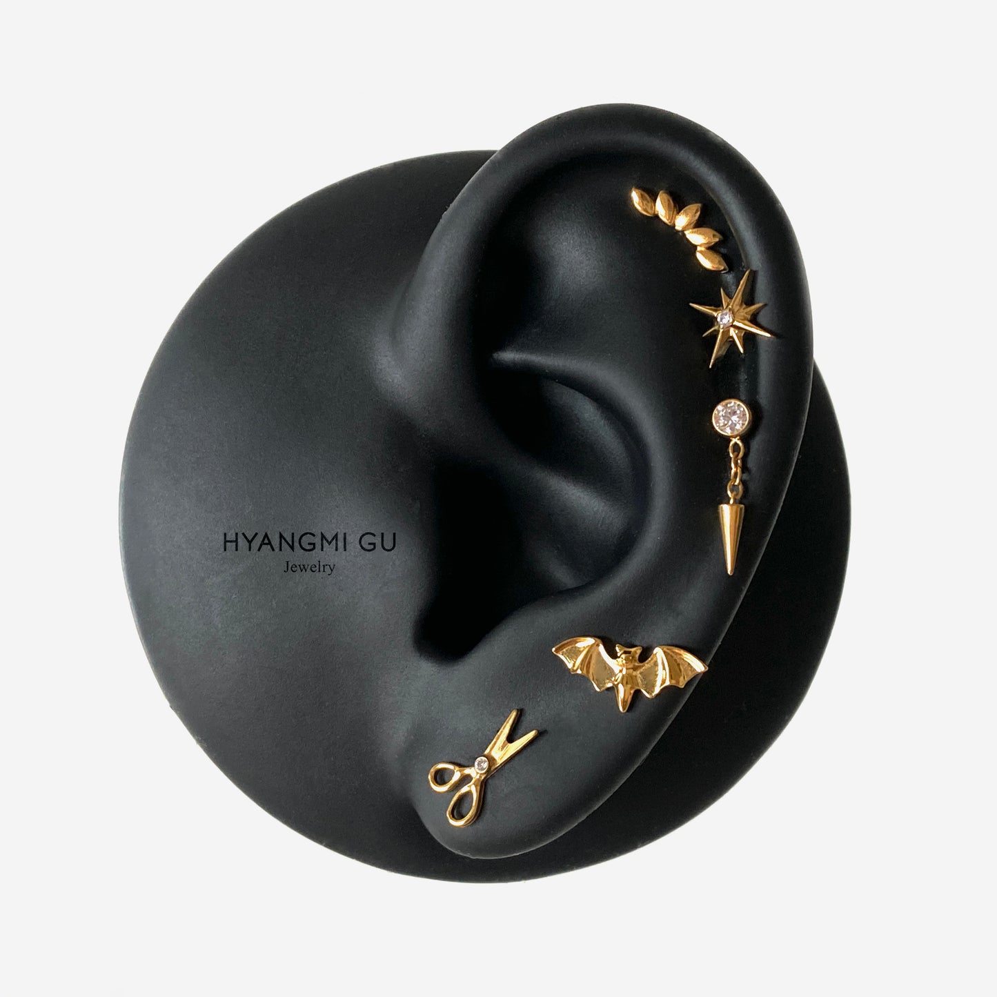 16G Titanium Bat Flat Back Stud