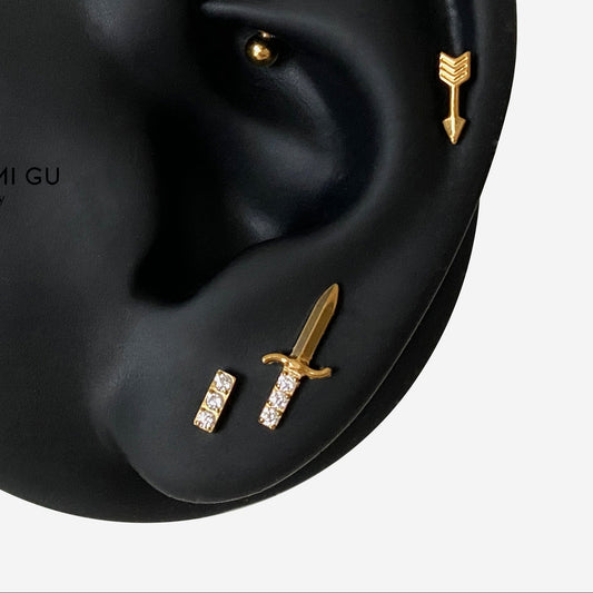 16G Titanium Cz Dagger Flat Back Stud