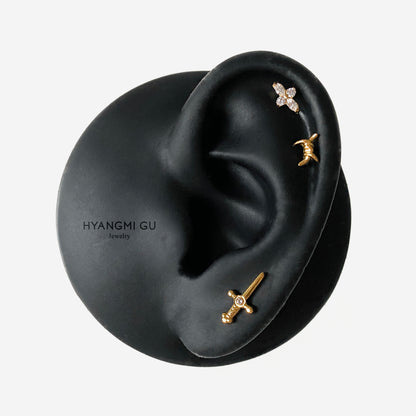 16G Titanium Dagger Flat Back Stud