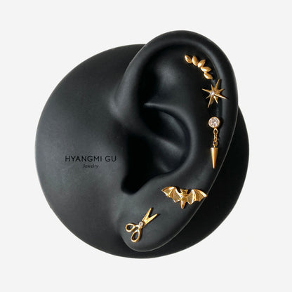 16G Titanium Bat Flat Back Stud