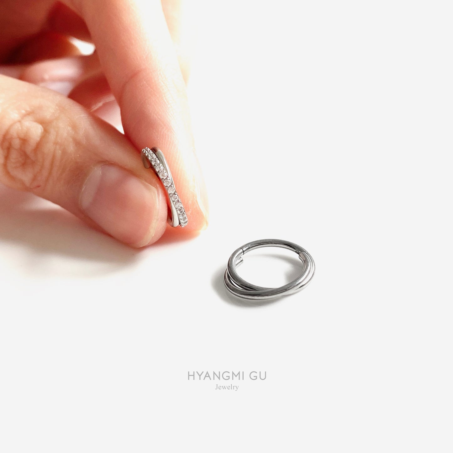 16G Titanium Silver Cross Clicker Hoop