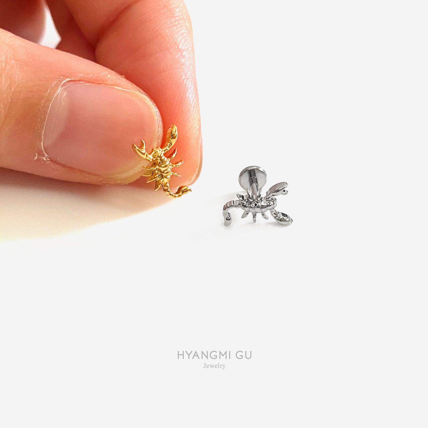 16G Titanium Scorpion Flat Back Stud