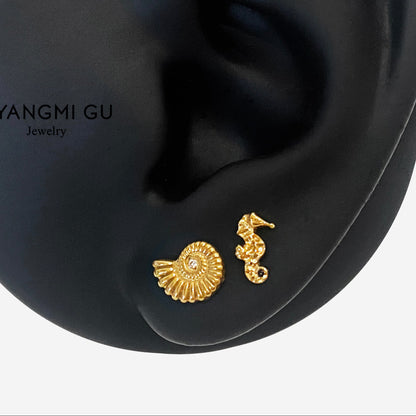 16G Titanium Sea Snail Flat Back Stud