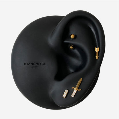 16G Titanium Cz Dagger Flat Back Stud