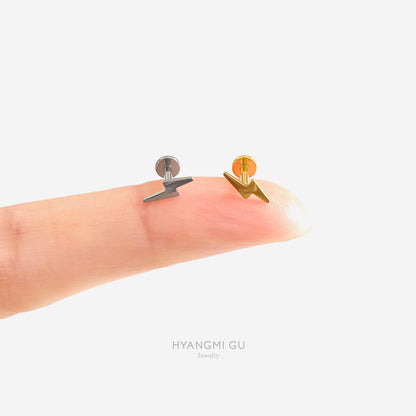 16G Titanium Lightning Flat Back Stud